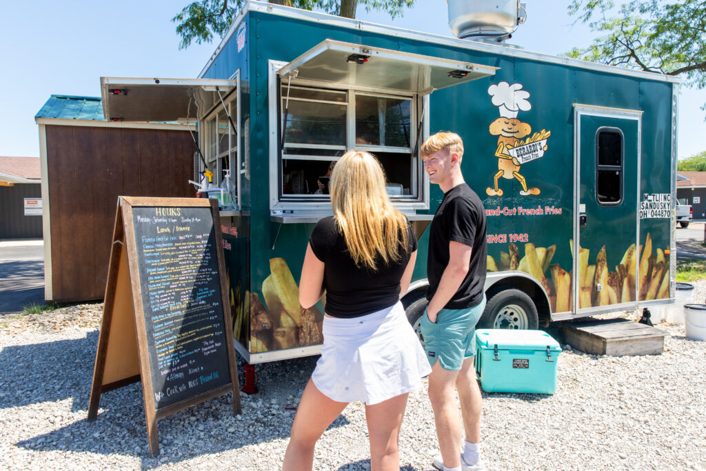 Top 5 Reasons to Stay at Explorer Rest & Recreation Before Summer Ends - Berardis food truck